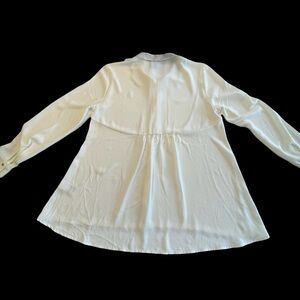 NWOT, H&M, SIZE 12, CREAM,LS, BUTTON FRONT BLOUSE WITH STUDS AT COLLAR, EX. COND